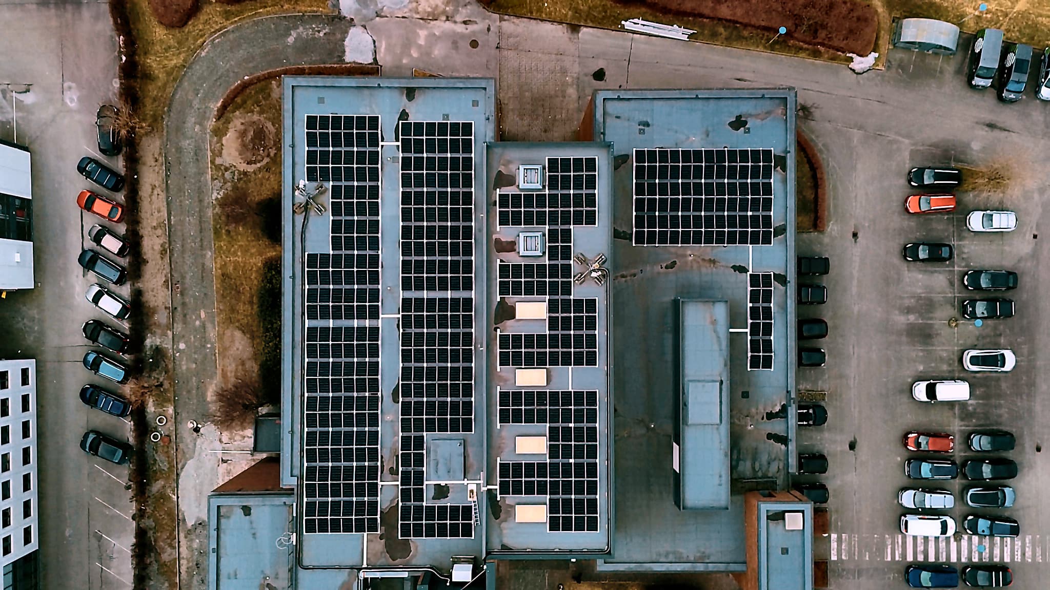 Koppholen 6 i Sandnes — ny energisentral med solceller og varmepumpe levert av RK Tekniske