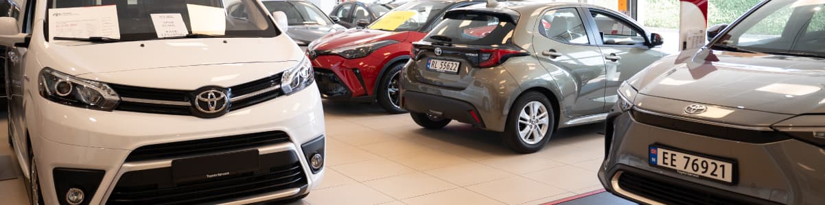 Utstillingslokalene hos Toyota Sørvest i Langflåtveien — energieffektivisert av RK Tekniske